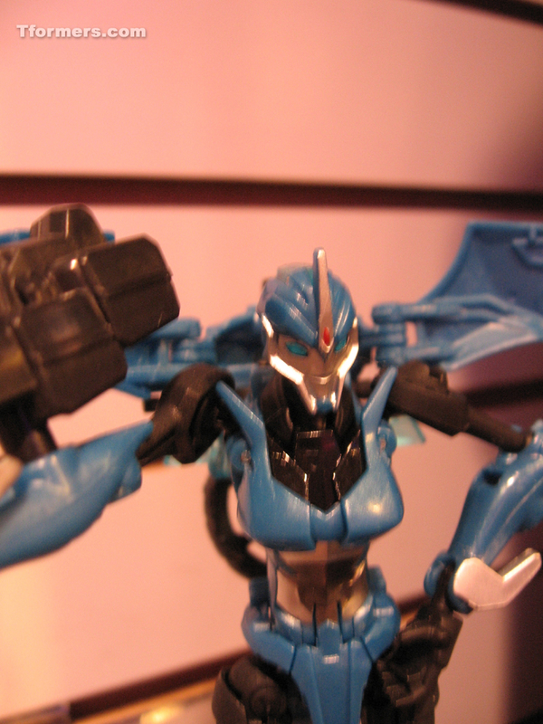 Transformers Prime Deluxe Arcee  (1 of 28)